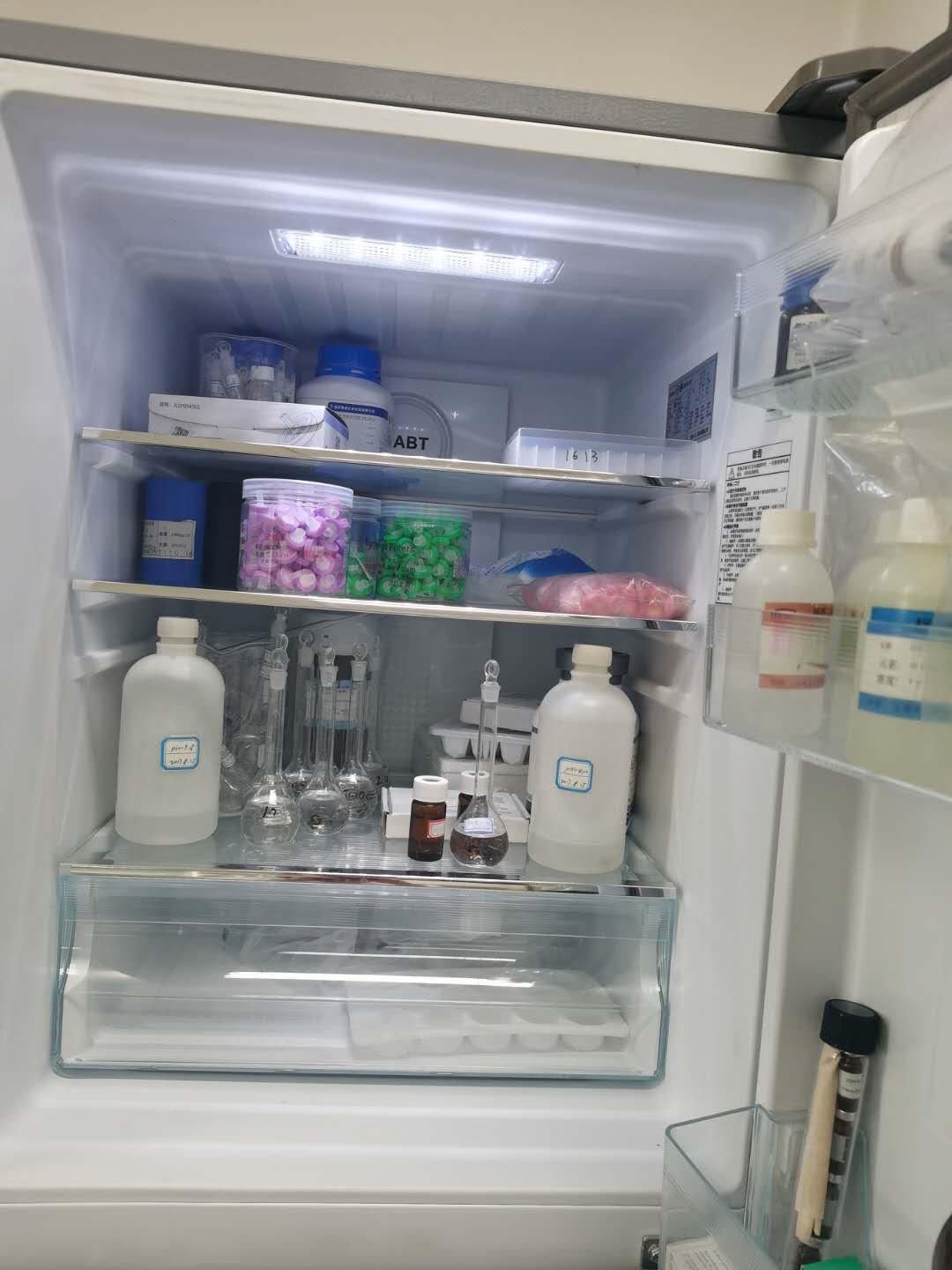 成人影片